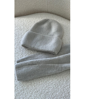 Beige bonnet/mittens pack