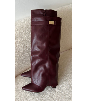 Burgundy turned-up heel boots