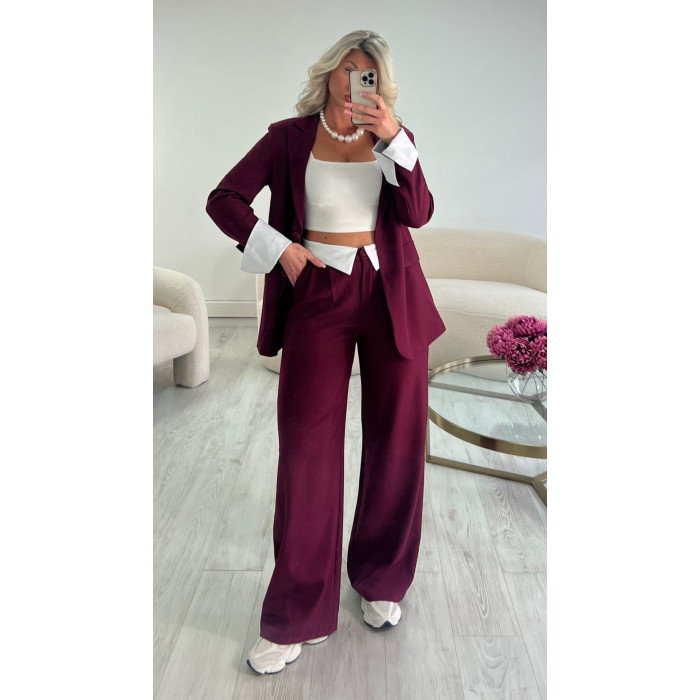 Costume bordeaux femme