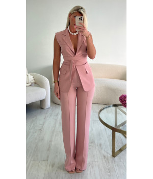 Old pink high-waisted trousers